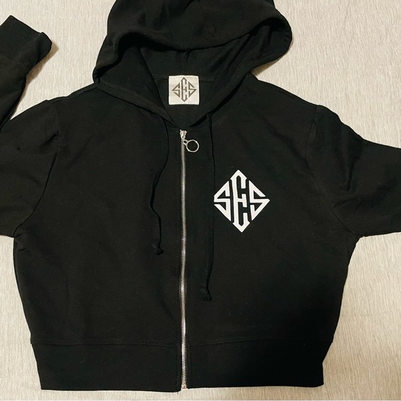 Ladies lightweight zip up sweater white hood - Picture 2 of 2